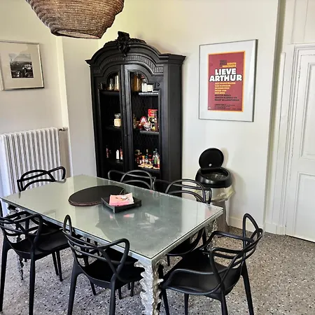 Maison De Charme De 280m2 Avec Piscine Chauffée … *