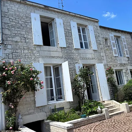 Maison De Charme De 280m2 Avec Piscine Chauffée …