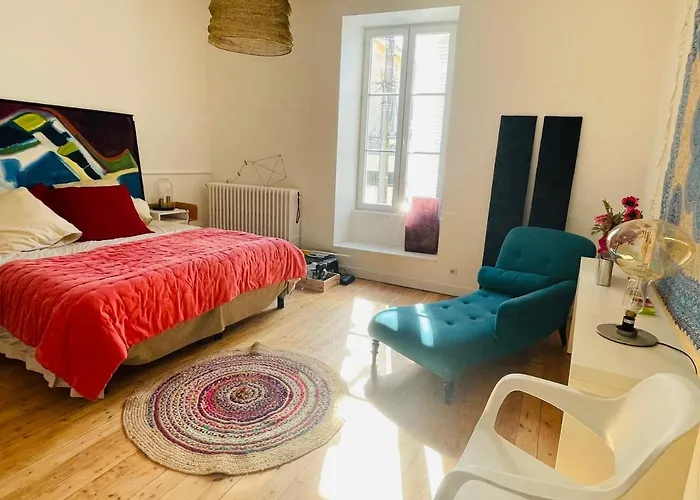 Maison De Charme De 280m2 Avec Piscine Chauffée …