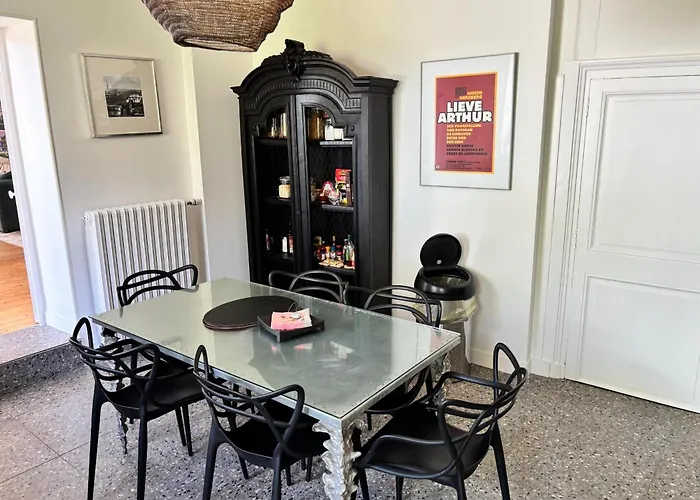 Maison De Charme De 280m2 Avec Piscine Chauffee … *