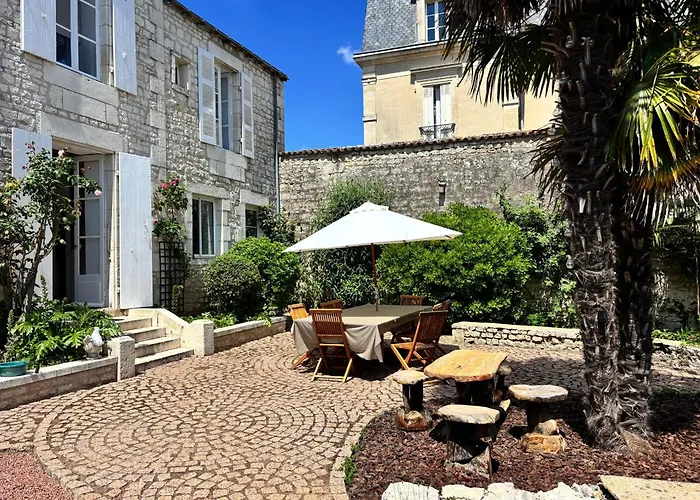 Maison De Charme De 280m2 Avec Piscine Chauffee … *