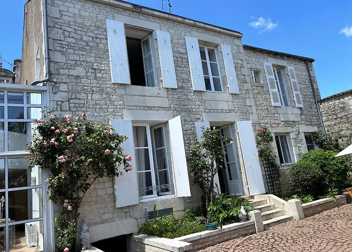 Maison De Charme De 280m2 Avec Piscine Chauffee …